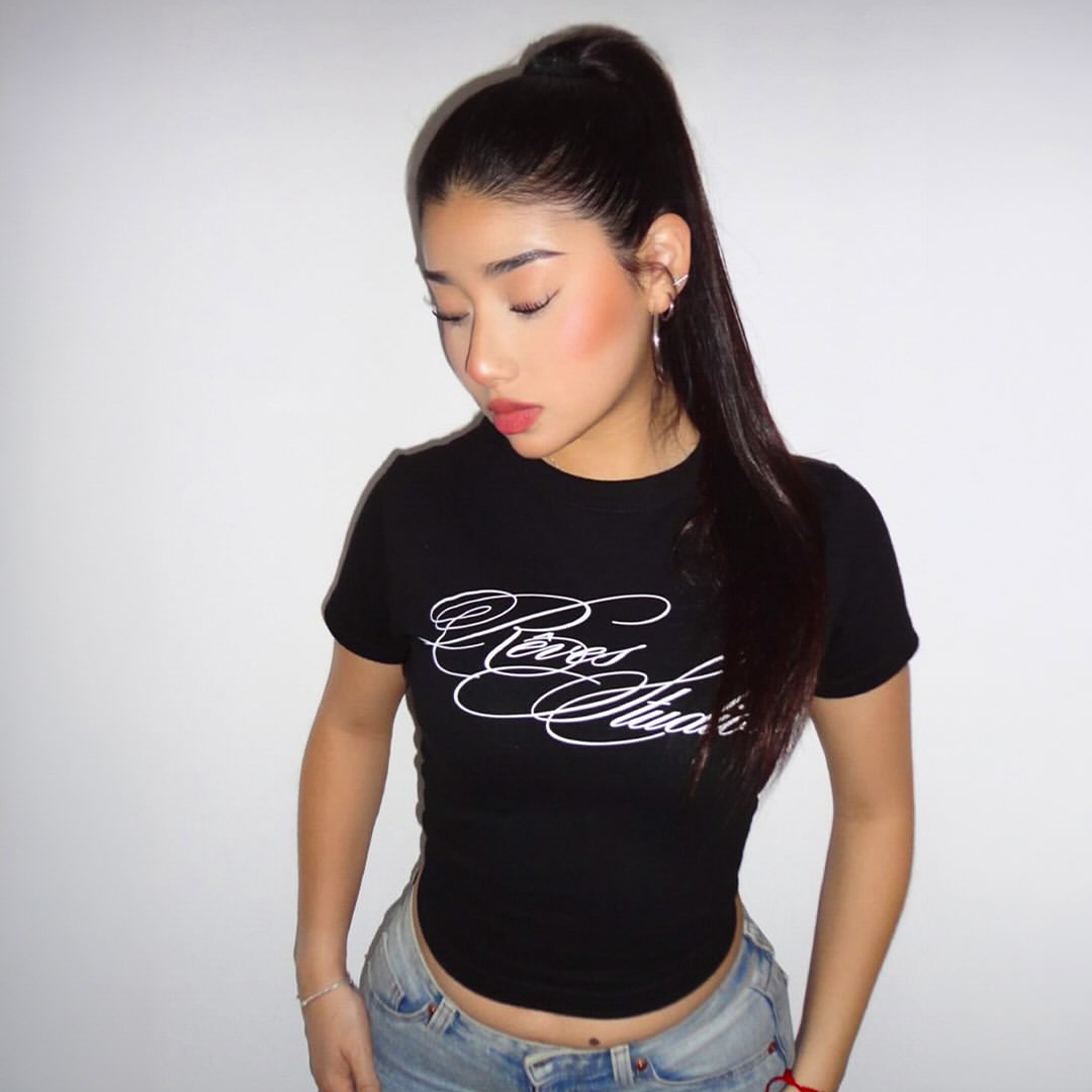 Signature Baby Tee Mujer